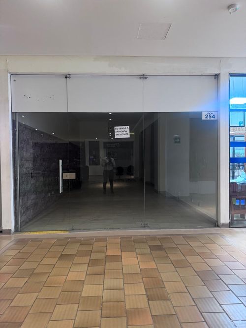 Local en arriendo en Unicentro Cali, Cali, 19 m² · foto 5 de 12