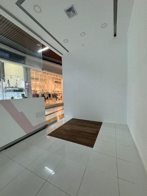 Local en arriendo en Unicentro Cali, Cali, 19 m² · foto 8 de 12