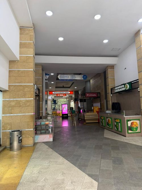 Local en arriendo en Unicentro Cali, Cali, 16 m² · foto 2 de 9