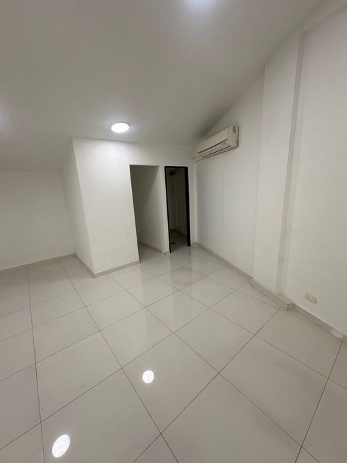Local en arriendo en Unicentro Cali, Cali, 42 m² · foto 13 de 19