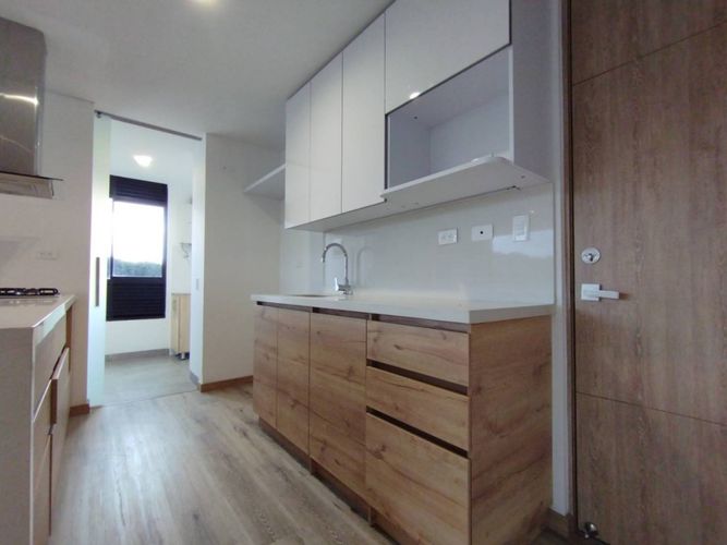 Apartamento de 2 alcobas en venta en Santa Elena, El Retiro, 87 m² · foto 2 de 16