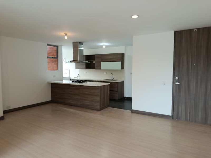 Apartamento en arriendo en Loma Del Esmeraldal, Envigado · foto 2 de 24