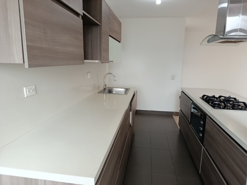 Apartamento en arriendo en Loma Del Esmeraldal, Envigado · foto 3 de 24