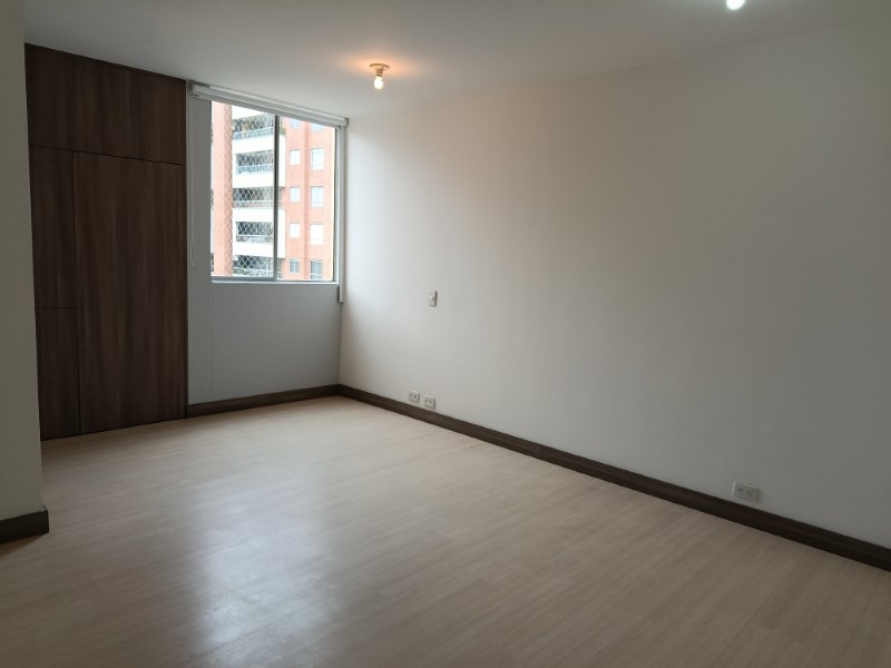 Apartamento en arriendo en Loma Del Esmeraldal, Envigado · foto 10 de 24