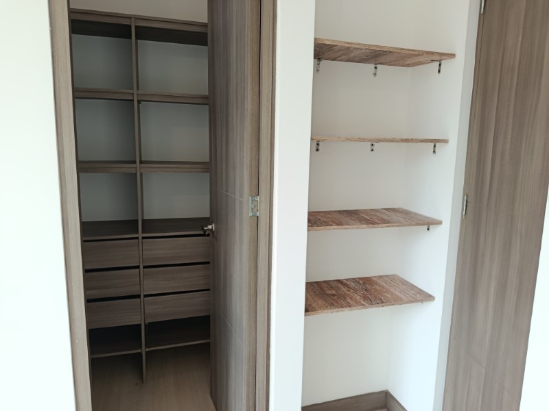 Apartamento en arriendo en Loma Del Esmeraldal, Envigado · foto 11 de 24