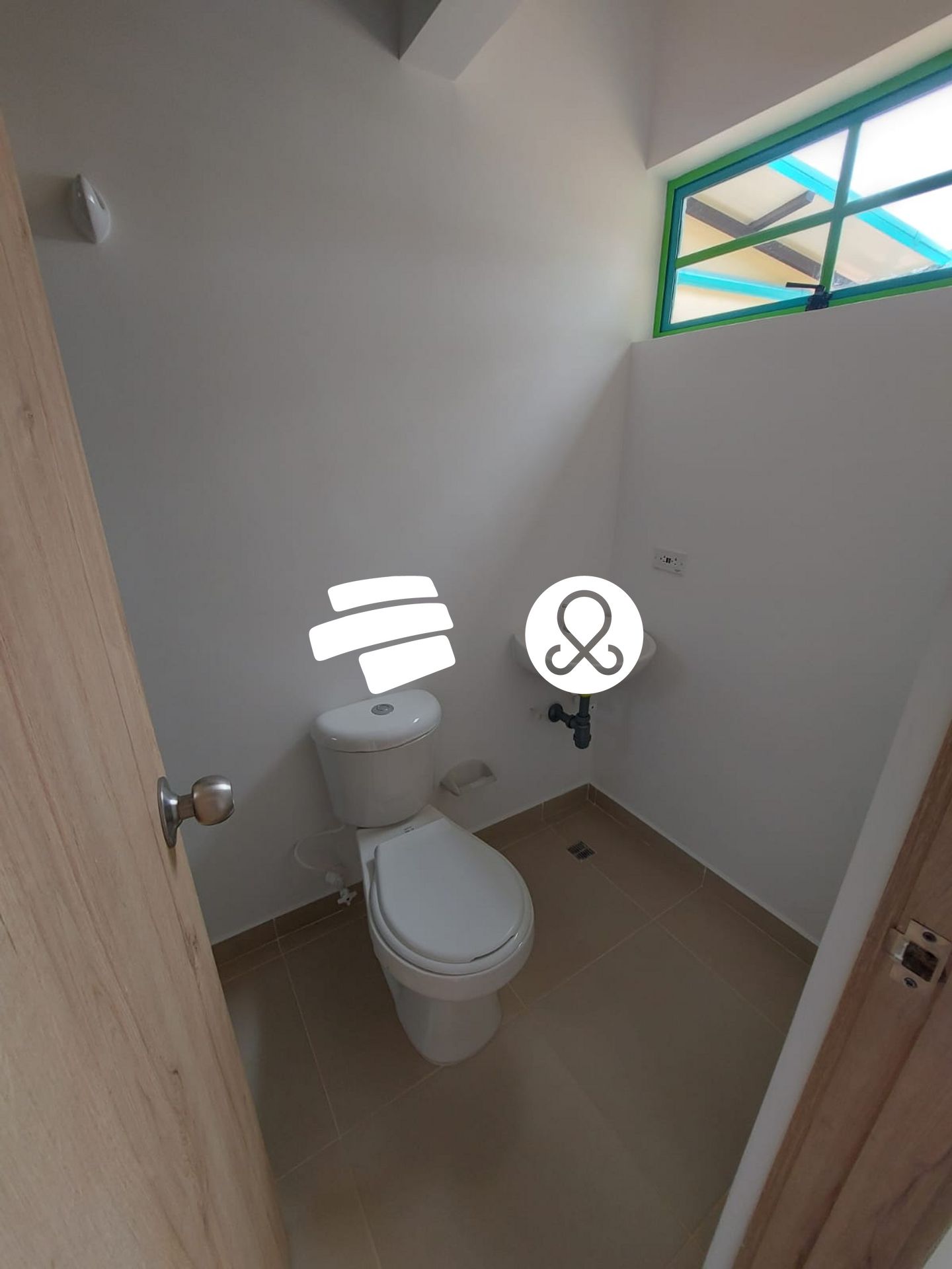 Apartamento en venta en Zona Industrial No. 1, Itagüí · foto 3 de 23