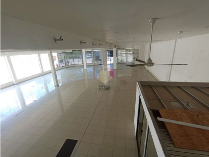 Local en arriendo en El Poblado, Medellín, 670 m² · foto 2 de 6