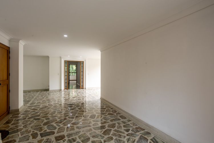 Apartamento de 3 alcobas en venta en San Lucas, Medellín, 140 m² · foto 4 de 23