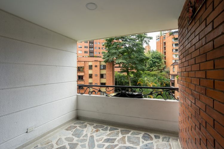 Apartamento de 3 alcobas en venta en San Lucas, Medellín, 140 m² · foto 7 de 23