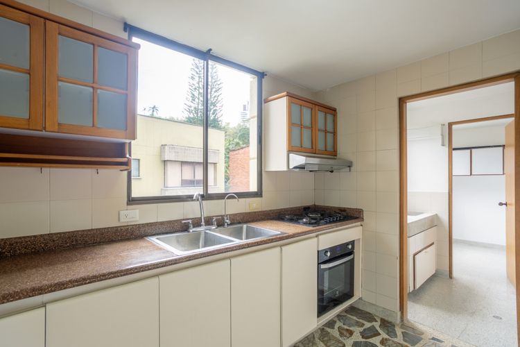 Apartamento de 3 alcobas en venta en San Lucas, Medellín, 140 m² · foto 9 de 23