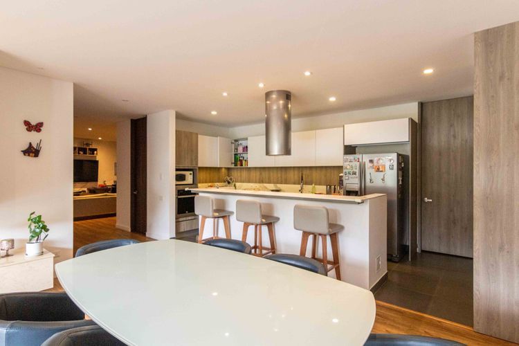 Apartamento de 3 alcobas en venta en Cerros De Suba, Bogotá, 198 m² · foto 8 de 24