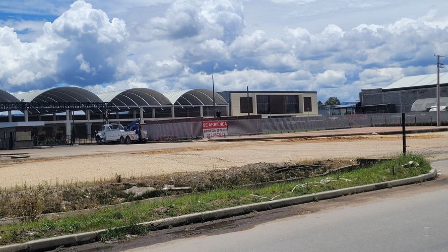 Lote en venta en Siberia, Cota, 800 m² · foto 4 de 4