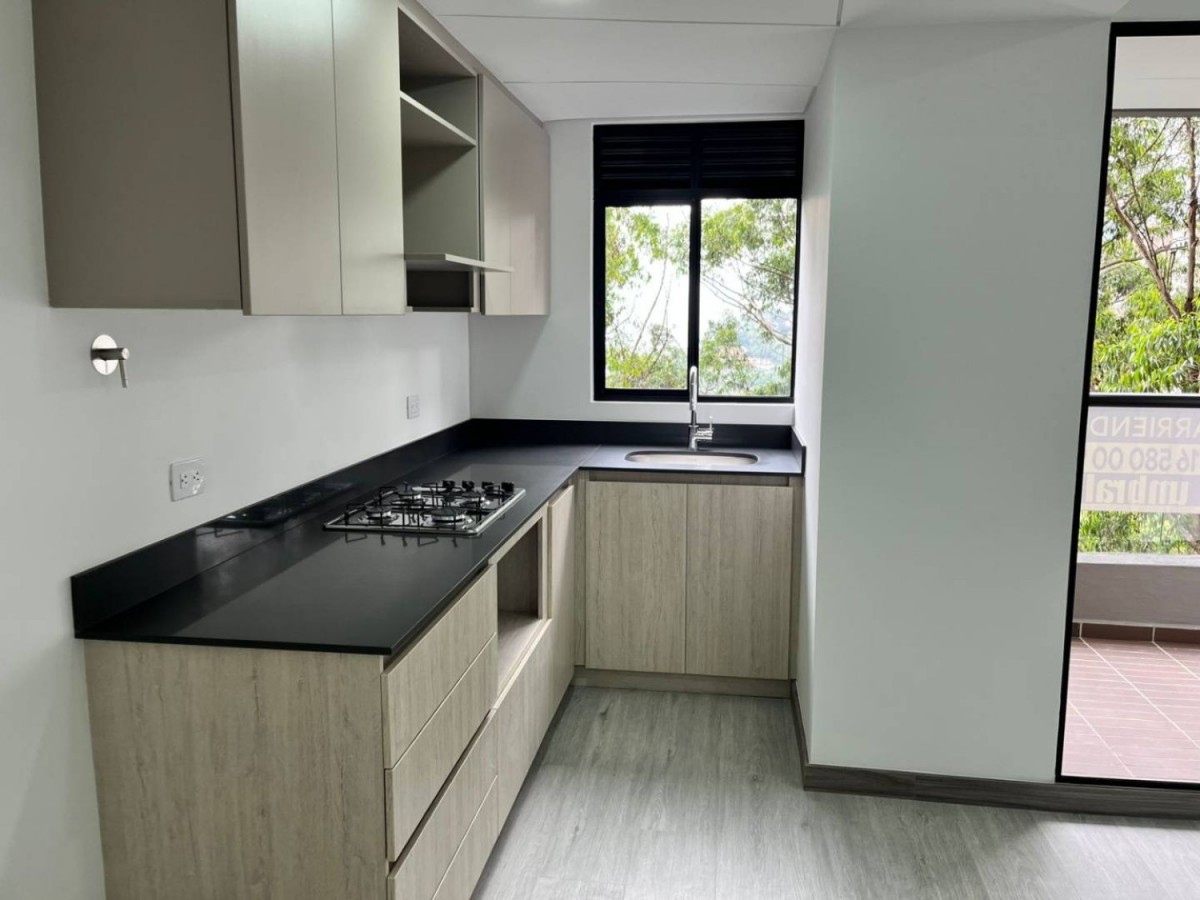 Apartamento en arriendo en Las Palmas, Medellín · foto 2 de 14