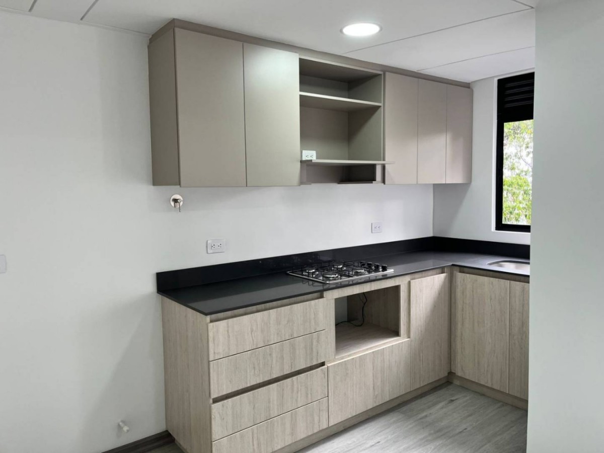 Apartamento en arriendo en Las Palmas, Medellín · foto 3 de 14