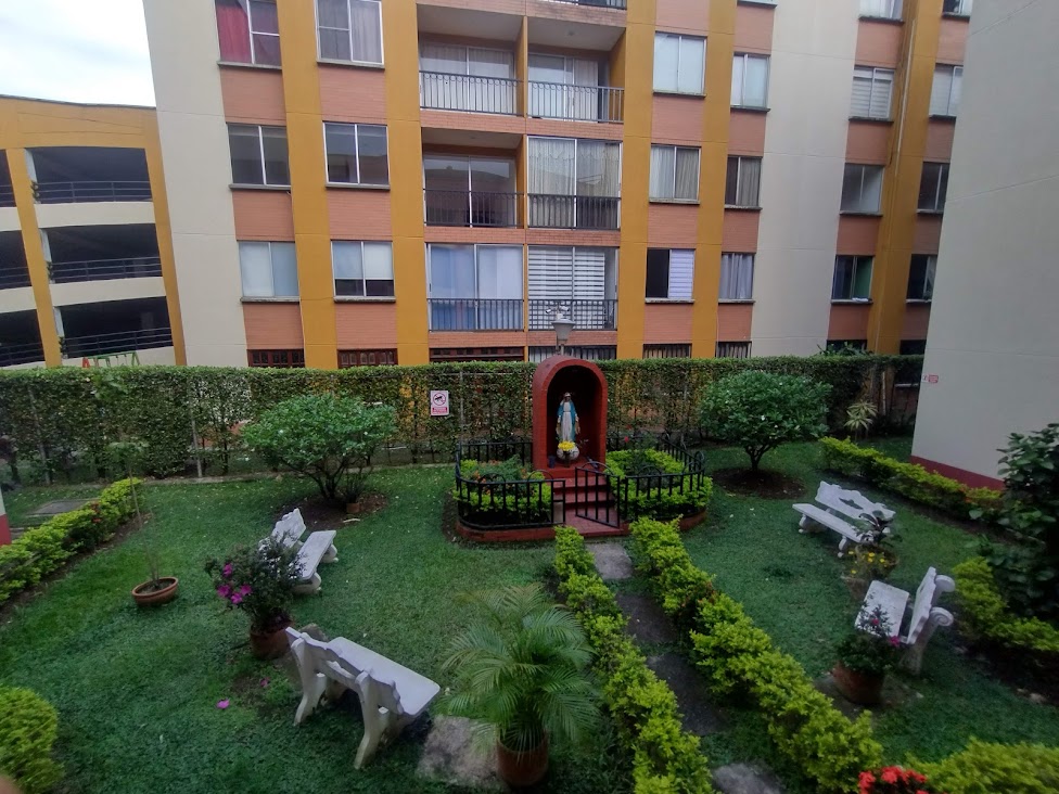 Apartamento en venta en Primero De Mayo, Cali · foto 2 de 14