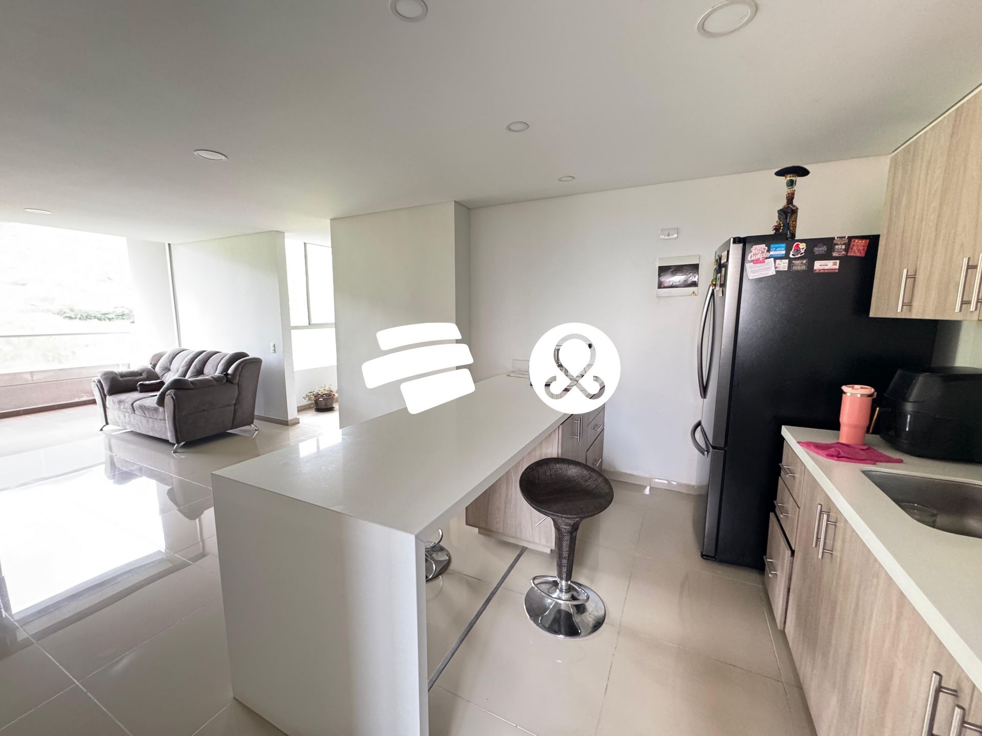 Apartamento en venta en Zona Centro, Envigado · foto 2 de 19
