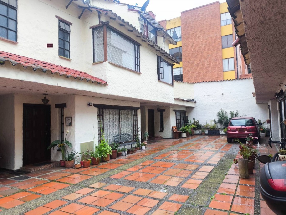 Casa en venta en Cedritos, Bogotá · foto 2 de 24