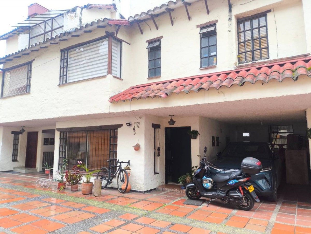 Casa en venta en Cedritos, Bogotá · foto 3 de 24