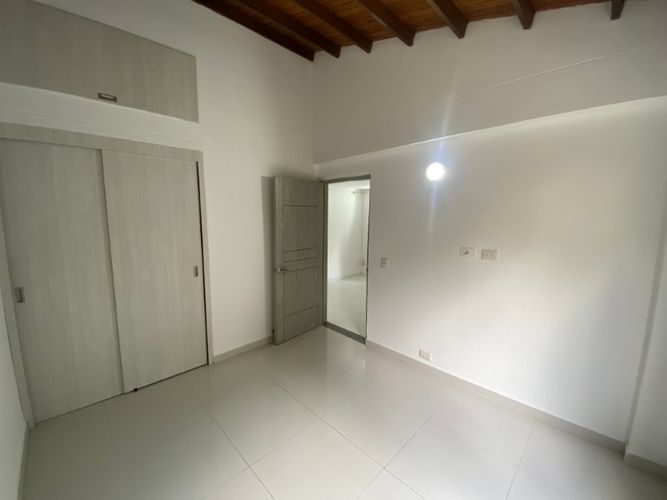 Casa de 3 alcobas en arriendo en El Tesoro, Medellín, 278 m² · foto 14 de 24