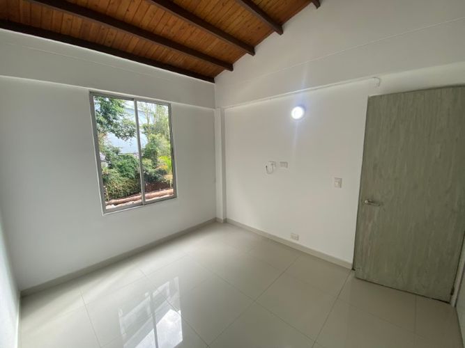 Casa de 3 alcobas en arriendo en El Tesoro, Medellín, 278 m² · foto 18 de 24