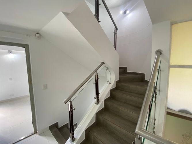 Casa de 3 alcobas en arriendo en El Tesoro, Medellín, 278 m² · foto 23 de 24