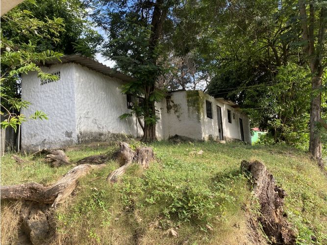 Casa de 4 alcobas en venta en Ricaurte, 300 m² · foto 12 de 18