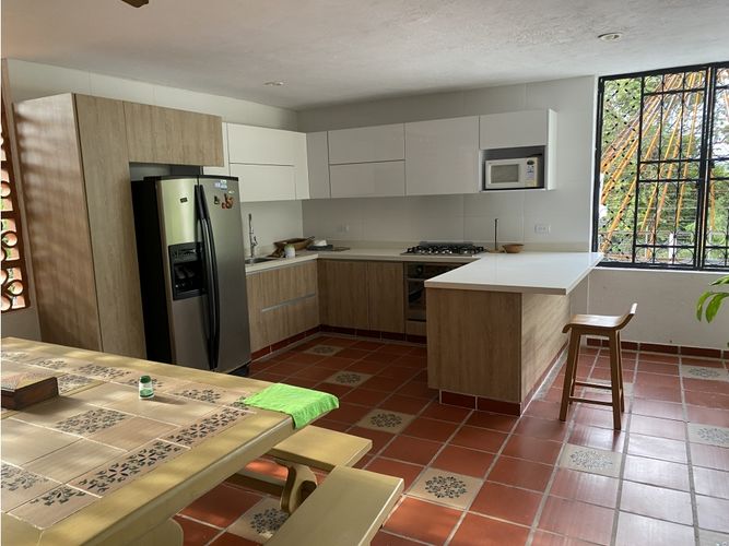 Casa de 4 alcobas en venta en Ricaurte, 300 m² · foto 16 de 18