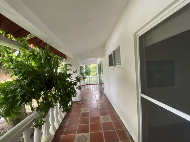Casa de 4 alcobas en venta en Ricaurte, 300 m² · foto 17 de 18