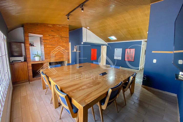 Casa de 5 alcobas en venta en Niza Norte, Bogotá, 369 m² · foto 3 de 14