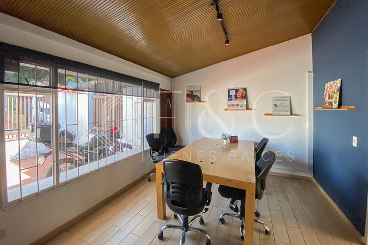 Casa de 5 alcobas en venta en Niza Norte, Bogotá, 369 m² · foto 2 de 14