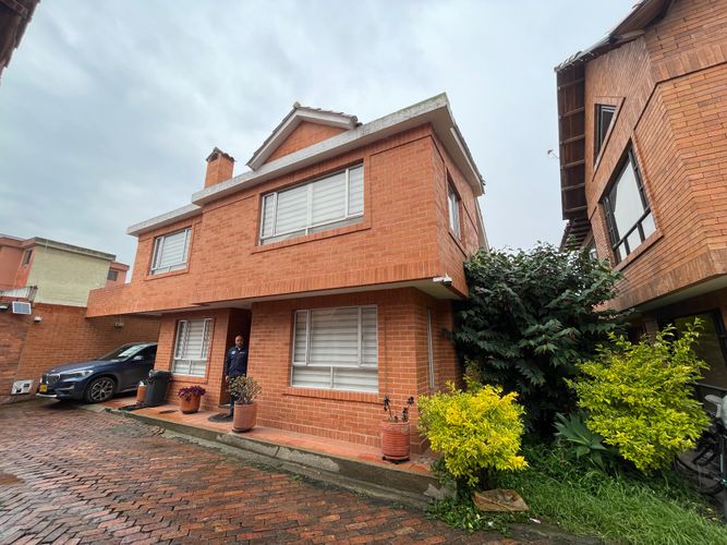 Casa en venta en Santa Lucia, Chía · foto 2 de 24