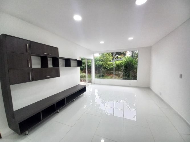 Casa de 5 alcobas en venta en Caminos Del Vergel, Ibagué, 838 m² · foto 10 de 24