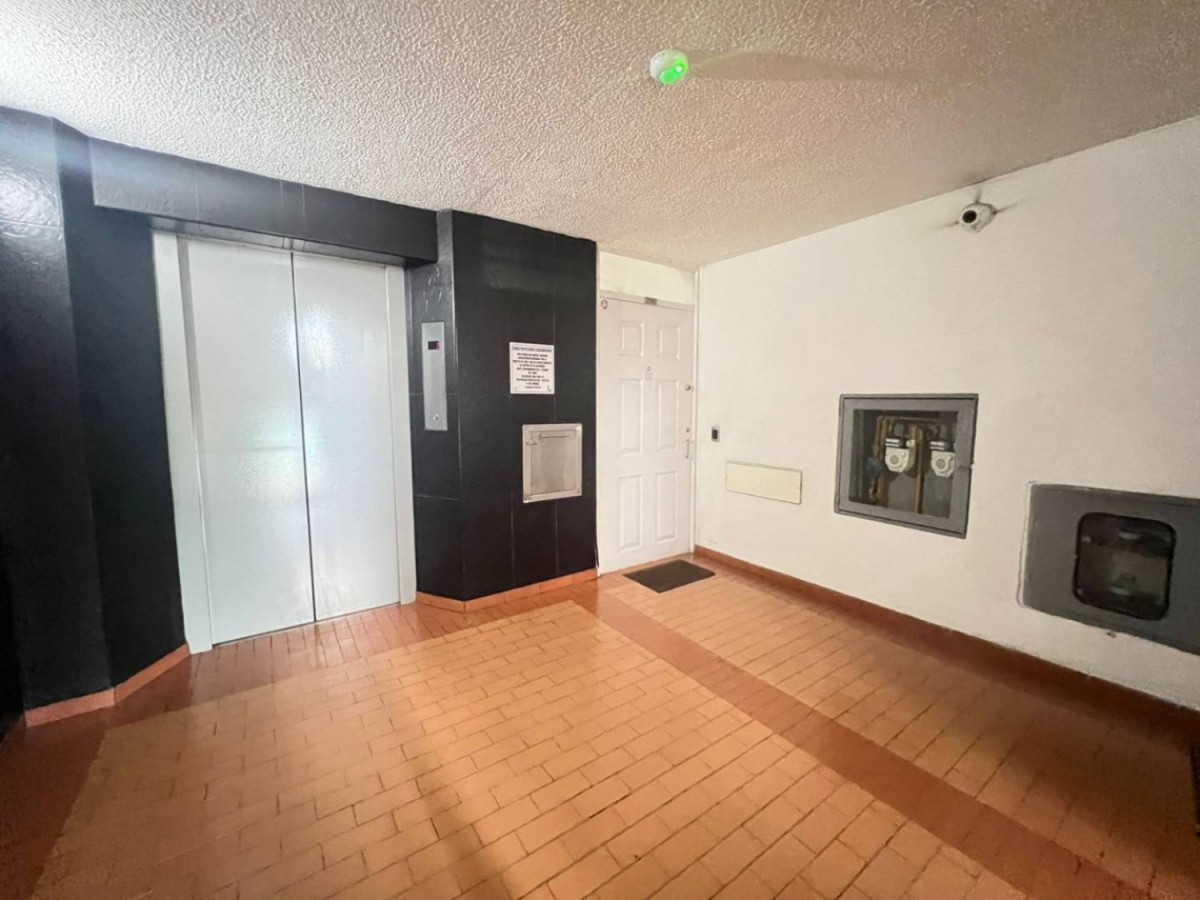 Apartamento en venta en Castilla, Bogotá · foto 2 de 19