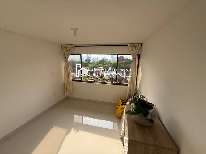 Apartamento de 3 alcobas en venta en Terrazas, Bucaramanga, 138 m² · foto 2 de 18