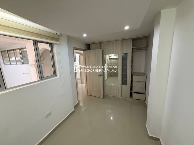 Apartamento de 3 alcobas en venta en Terrazas, Bucaramanga, 104 m² · foto 2 de 19