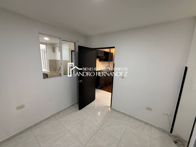 Apartamento de 4 alcobas en venta en La Argentina, Piedecuesta, 50 m² · foto 2 de 24