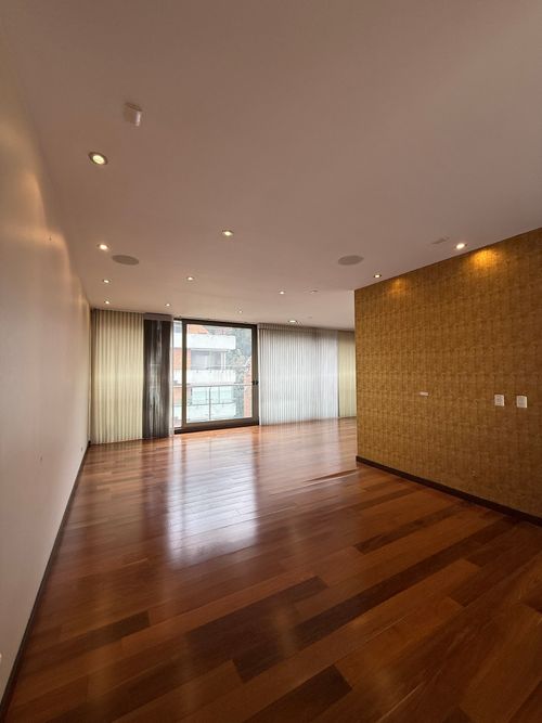 Apartamento en venta en Los Rosales, Bogotá · foto 10 de 19