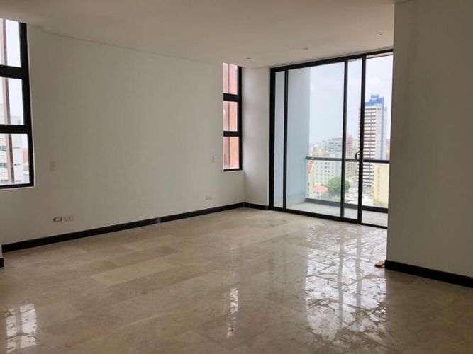 Apartamento de 3 alcobas en venta en Buenavista, Barranquilla, 304 m² · foto 2 de 24