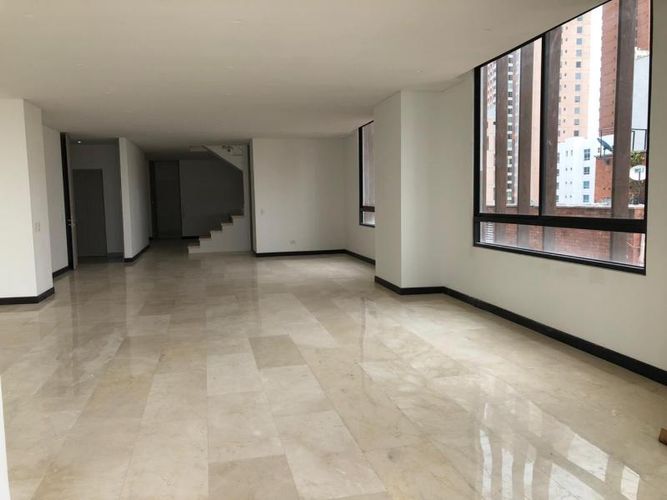 Apartamento de 3 alcobas en venta en Buenavista, Barranquilla, 304 m² · foto 3 de 24