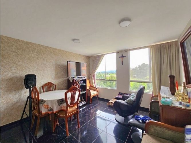 Apartamento de 3 alcobas en venta en Conjunto Residencial Zaragoza Ii, Madrid, 42 m² · foto 3 de 16