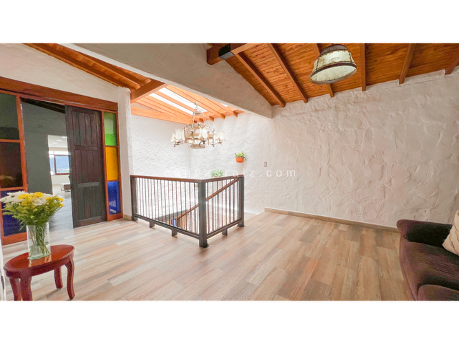 Casa de 6 alcobas en venta en El Porvenir, La Ceja, 330 m² · foto 9 de 18
