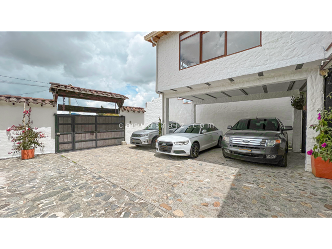 Casa de 6 alcobas en venta en El Porvenir, La Ceja, 330 m² · foto 18 de 18