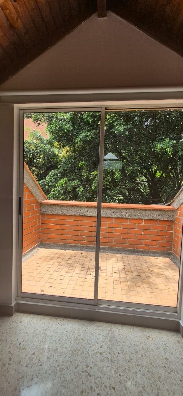 Casa en arriendo en Castropol, Medellín · foto 10 de 14