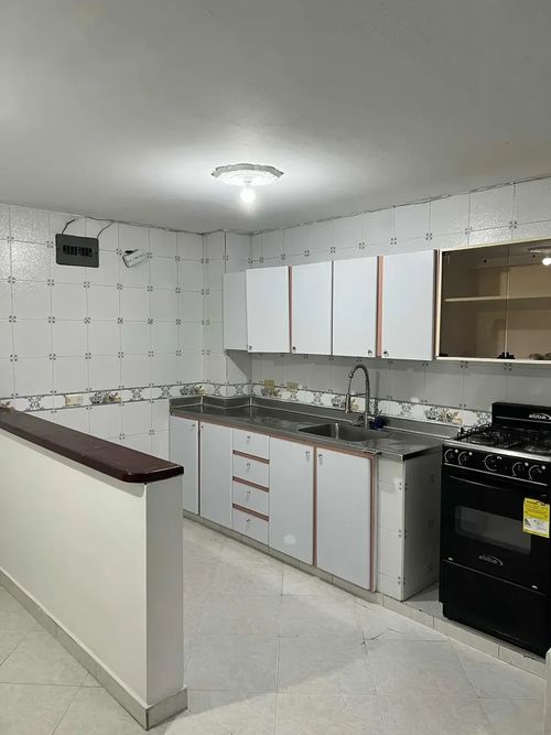Casa de 3 alcobas en venta en El Carmelo, Itagüí, 92 m² · foto 5 de 20