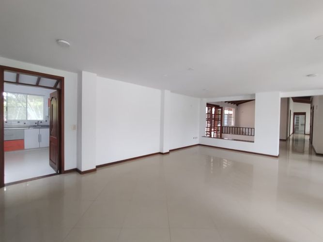 Casa de 6 alcobas en venta en Las Mercedes, Jamundí, 352 m² · foto 12 de 24
