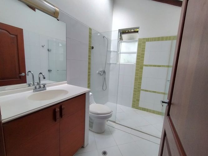 Casa de 6 alcobas en venta en Las Mercedes, Jamundí, 352 m² · foto 23 de 24