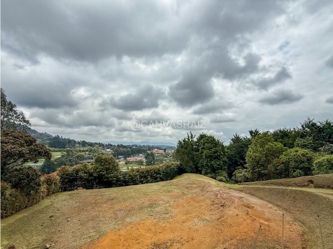 Lote en venta en Sajonia, Rionegro, 3018 m² · foto 2 de 7