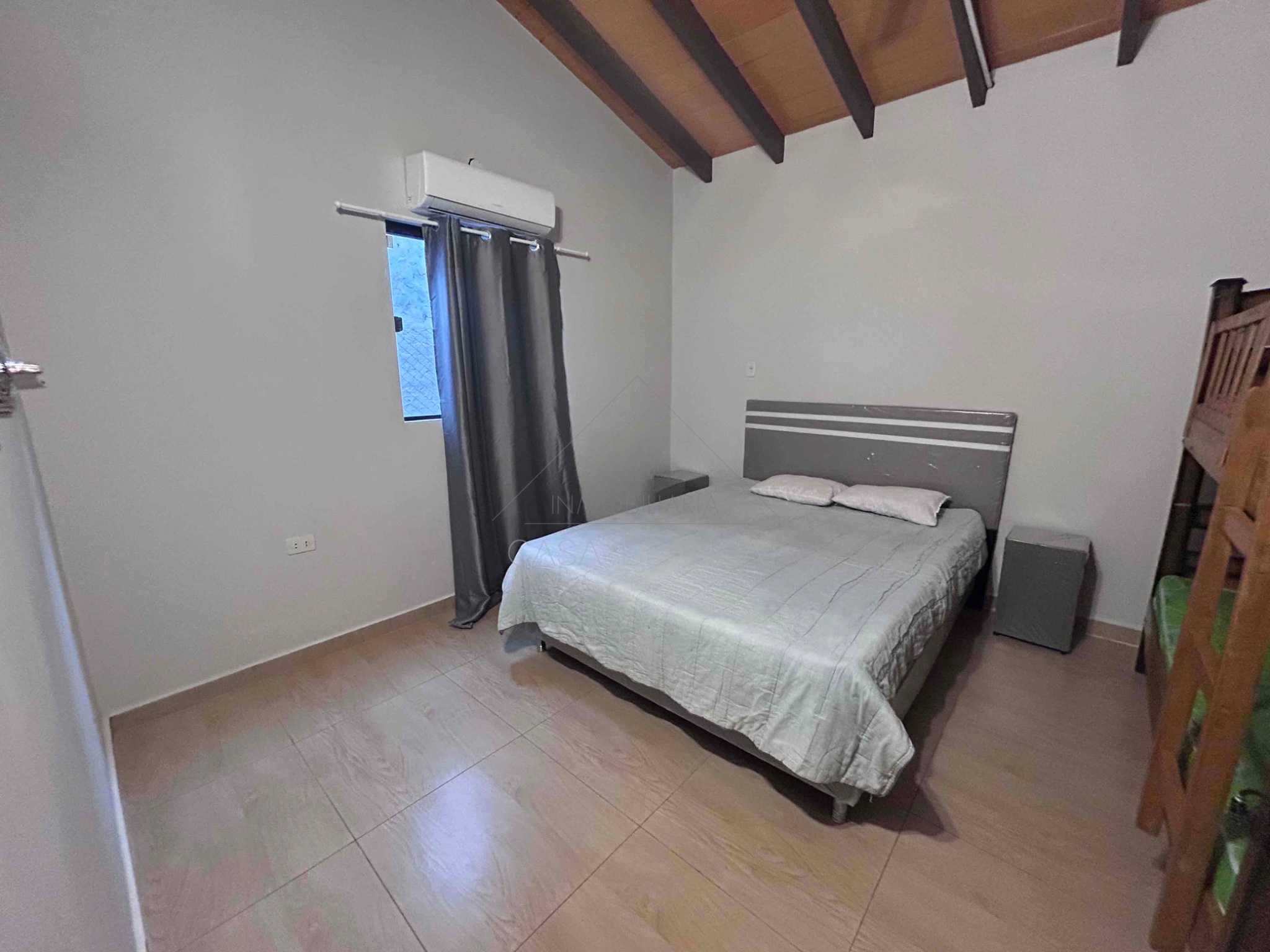 Venta! Casa en San Bernardino, A 500m de la Av. Guillermo Naumann — foto 2