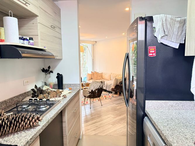 Apartamento de 2 alcobas en arriendo en El Poblado, Medellín, 95 m² · foto 8 de 13
