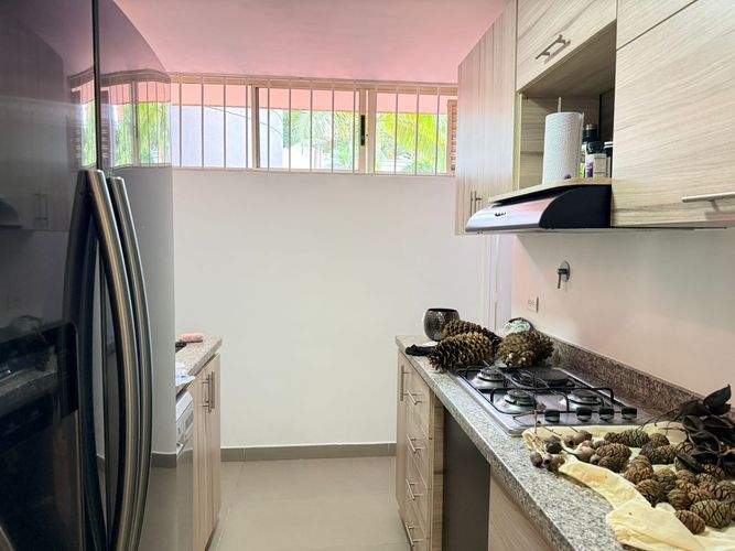 Apartamento de 2 alcobas en arriendo en El Poblado, Medellín, 95 m² · foto 5 de 13